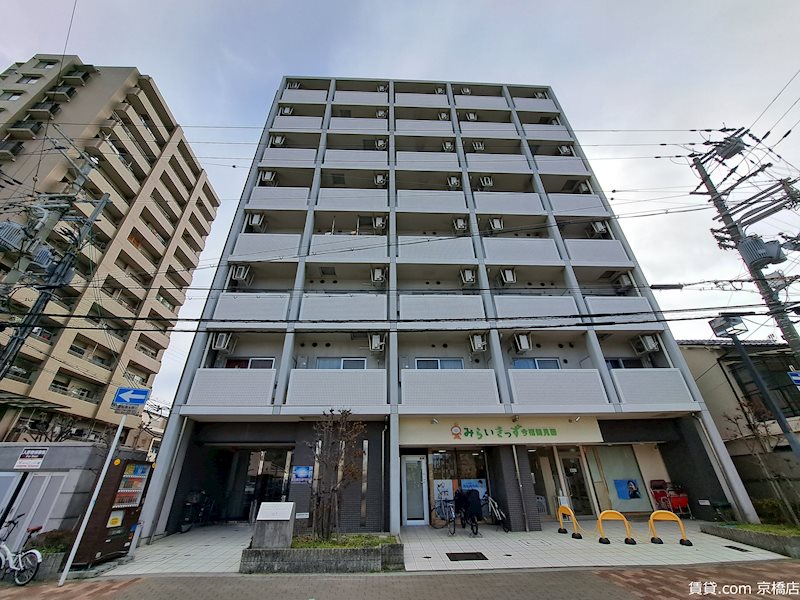 大阪市鶴見区鶴見のマンションの建物外観