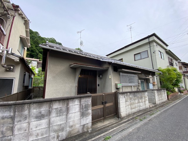 河内長野市末広町平屋の建物外観