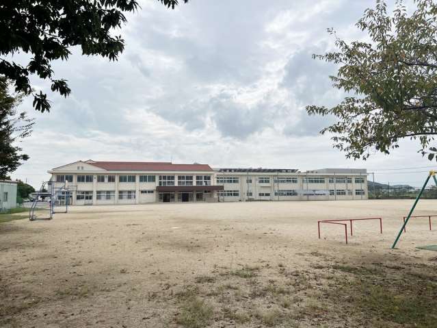 小学校　瀬戸内市立行幸小学校（小学校）まで305m