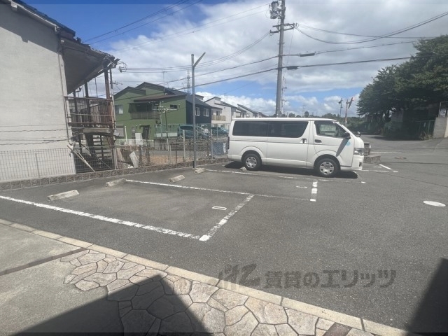 【ＬｉｌｙＬｅｉｎａｇａｍｕｒａの駐車場】