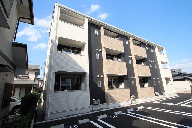 熊本市南区御幸笛田のアパートの建物外観