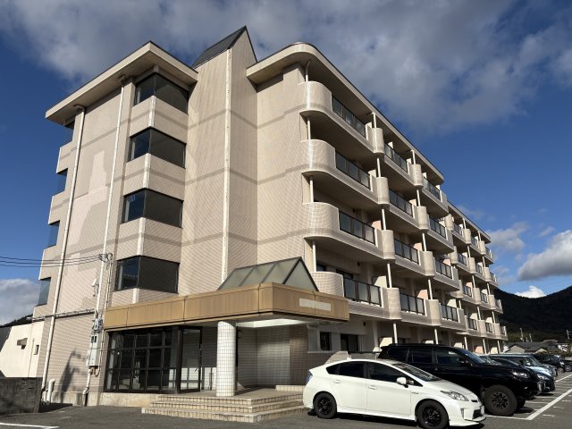 姫路市別所町北宿のマンションの建物外観