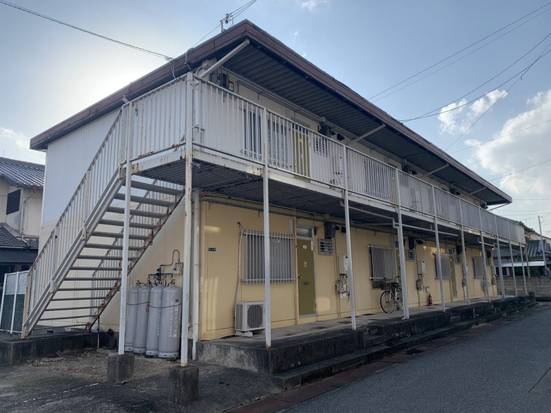 やまやコーポの建物外観