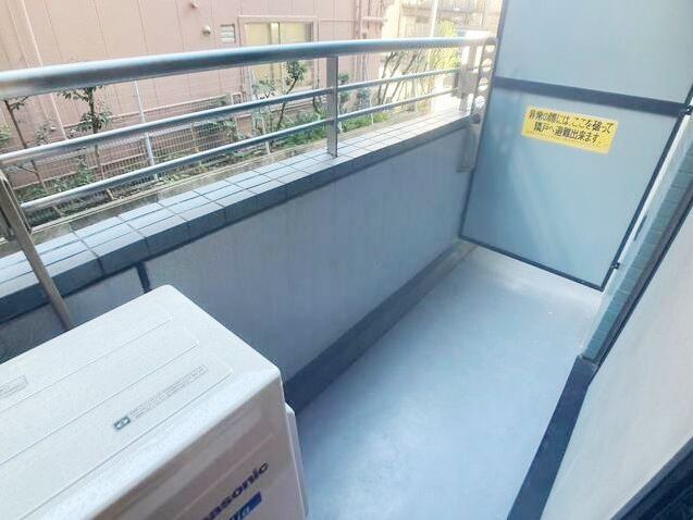 【新宿区百人町のマンションのバルコニー】