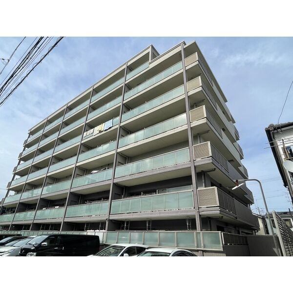 名古屋市中川区十番町のマンションの建物外観