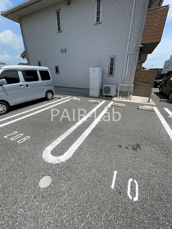 【姫路市大津区天満のアパートの駐車場】