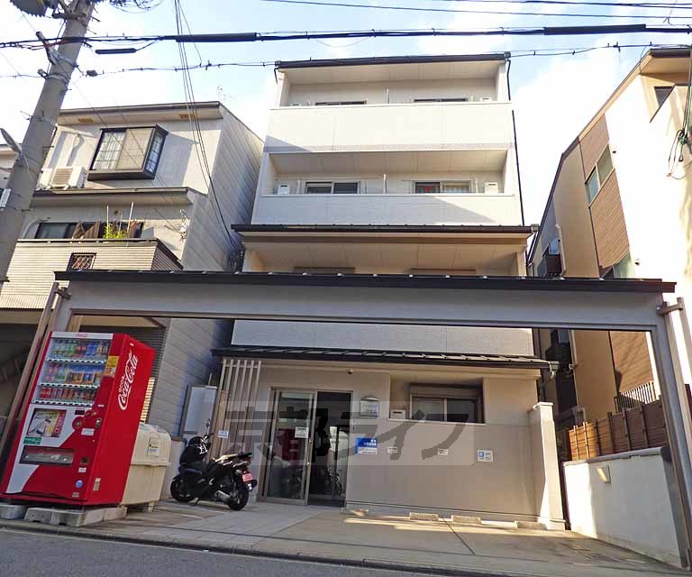 京都市上京区田村備前町のマンションの建物外観