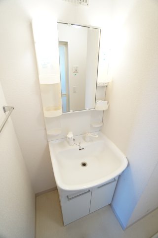 洗面設備　※同物件・同タイプの写真です。