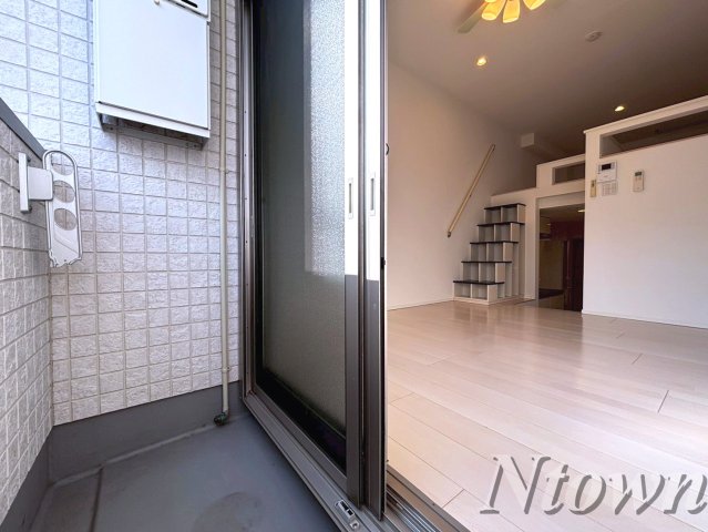 バルコニー　外からの目が気にならないバルコニーで洗濯物が干せます