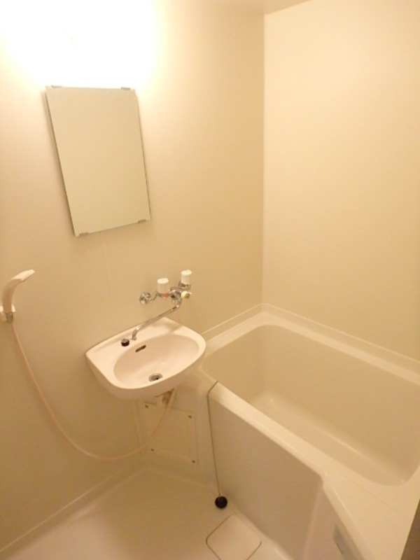 バス・シャワールーム　図面と現状に相違がある場合には現状を優先．．．