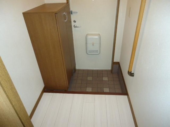 玄関　※他号室の写真です。