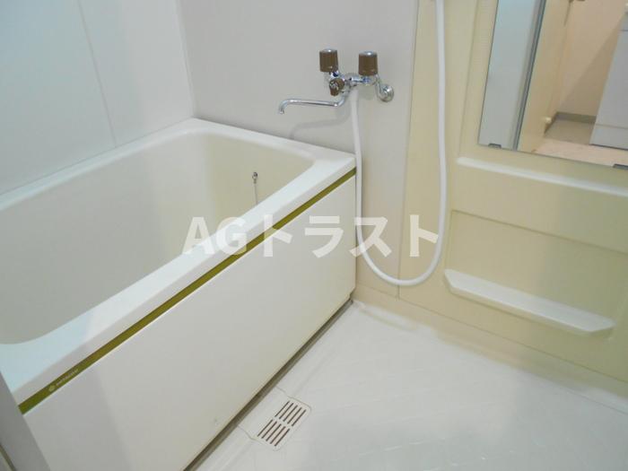 バス・シャワールーム　ゆったり過ごせるお風呂です