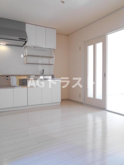 居室・リビング　こちらのリビングで趣味の時間をお楽しみください