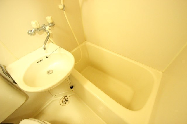 バス・シャワールーム　別号室の写真です