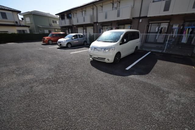 駐車場　敷地内駐車場