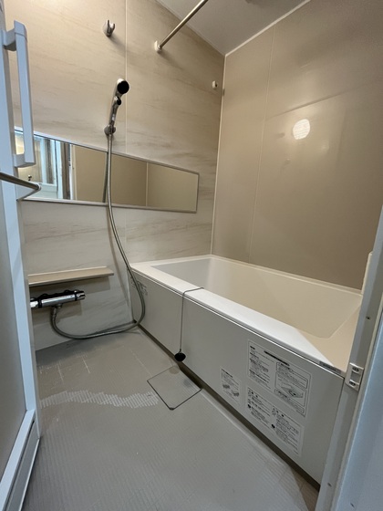 バス・シャワールーム　※別部屋の写真です