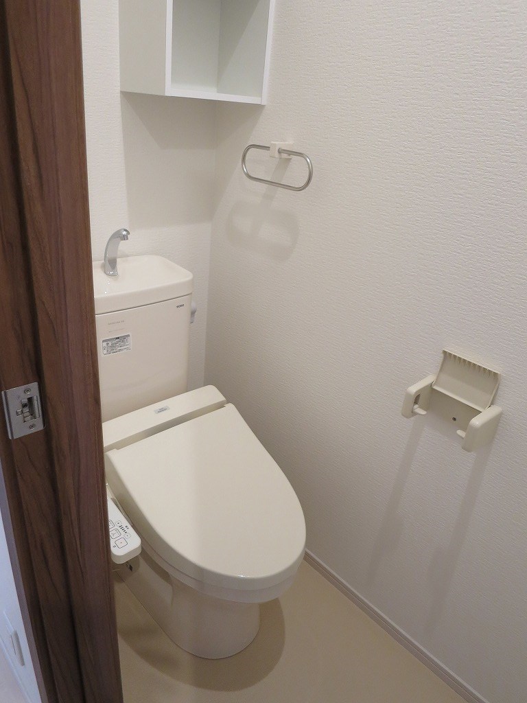 トイレ　温水洗浄暖房便座あり