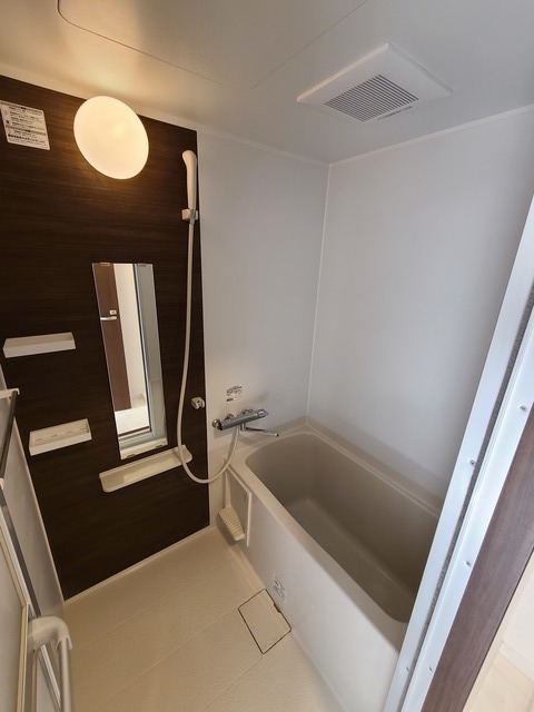 バス・シャワールーム　別号室の参考写真です