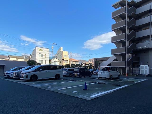 駐車場　駐車場