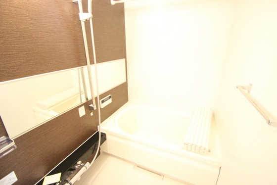 バス・シャワールーム　※別部屋の写真です