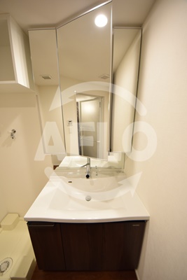 洗面設備　RJR堺筋本町タワー　独立洗面台