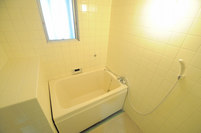 バス・シャワールーム　※別部屋参考写真