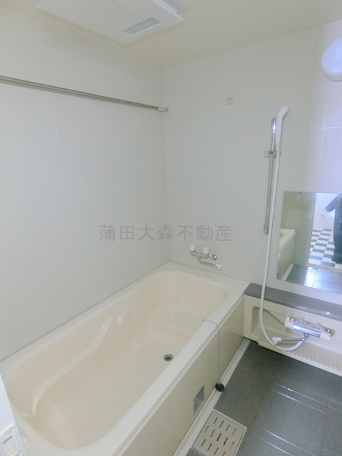 バス・シャワールーム　浴室乾燥機能付きのお風呂