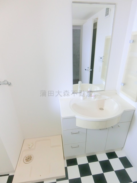 洗面設備　脱衣洗面所　独立洗面台　室内洗濯機置き場