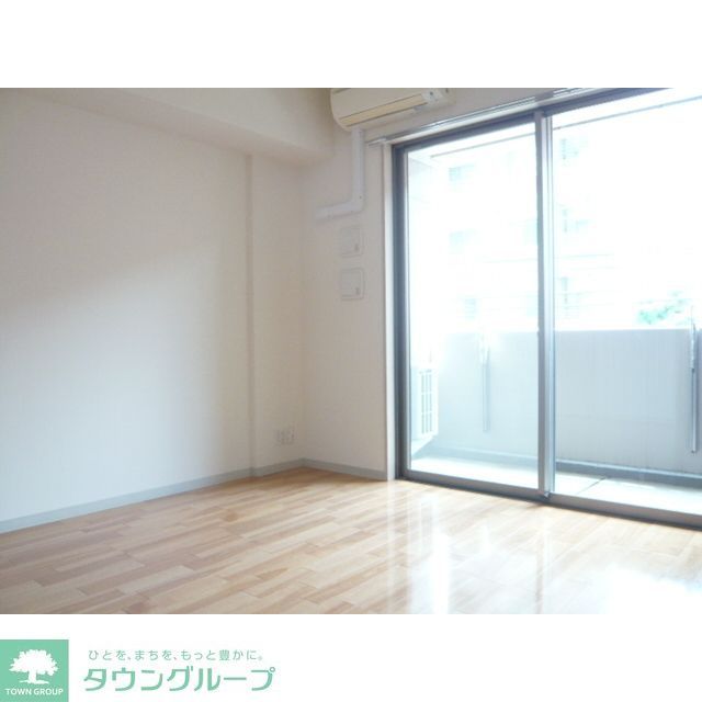 居室・リビング　※同タイプ部屋写真