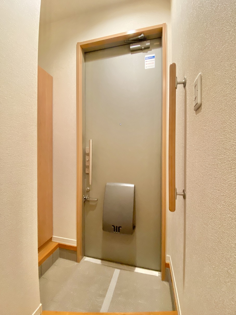 玄関　■シューズボックス付