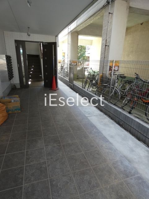 駐車場　敷地内共有スペースです