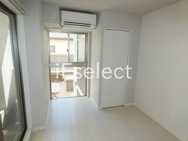 居室・リビング　採光面の多いお部屋です