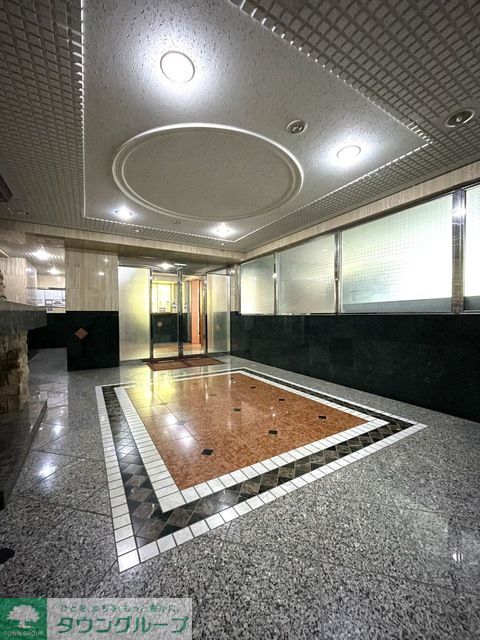 エントランス　建物の内部です