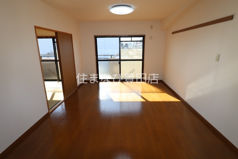 居室・リビング　同型別部屋写真