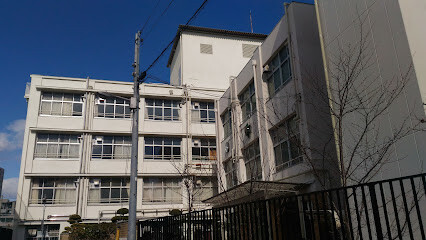中学校　大阪市立東三国中学校（中学校）まで400m