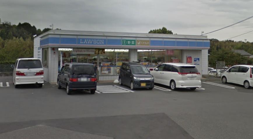 コンビニ　ローソン（コンビニ）まで825m