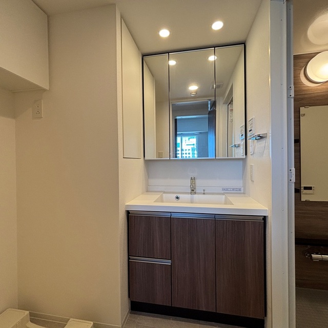 洗面設備　※写真は同タイプ住戸です。