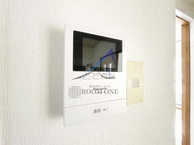 セキュリティ　モニター付きインターホンです。