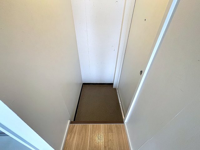 玄関　同物件、他のお部屋の写真です。