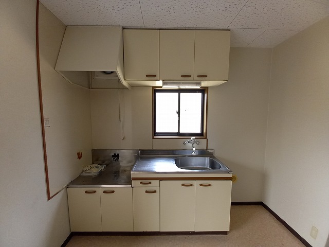 福山市 2階建 築27年のキッチン写真