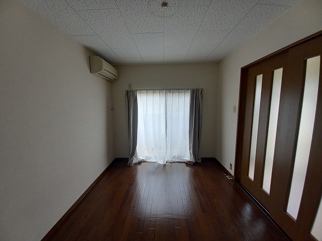 福山市 2階建 築27年の居間写真