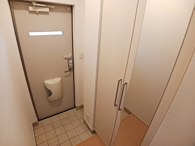 玄関　収納もある玄関です