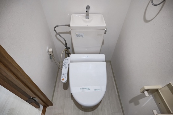 トイレ　※別部屋の写真です