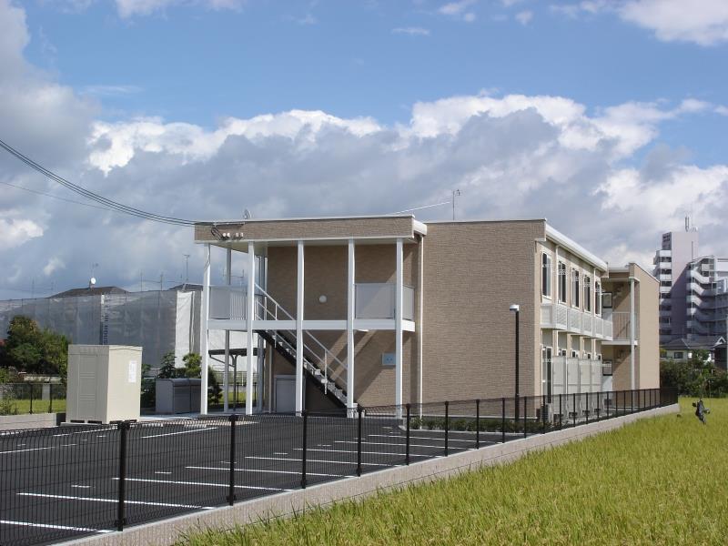ＪＲ山陽本線 加古川駅 バス乗車時間：19分 最寄りバス停で下車 徒歩3分 築17年
