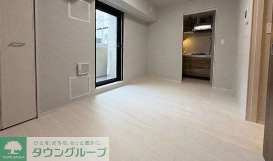 東武伊勢崎線 西新井駅 徒歩4分 7階建 築1年の居間写真