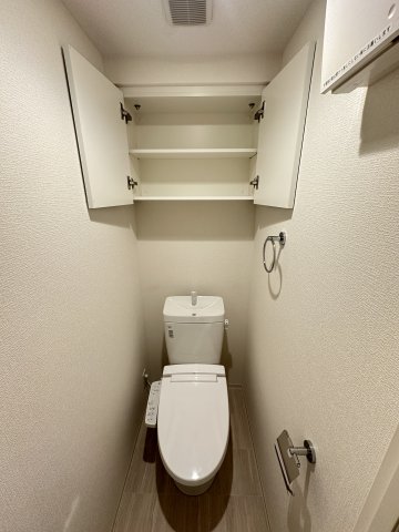 コンフォリア・リヴ靭公園のトイレ写真