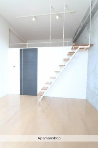 プライムアーバン芝浦LOFTの居間写真