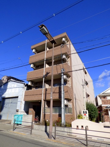建物外観　遮音性の高い鉄筋造です♪