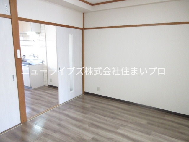 京阪本線 寝屋川市駅 徒歩4分 3階建 築38年の居間写真