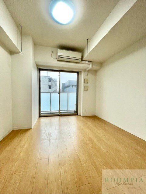 レジディア蒲田IVの居間写真